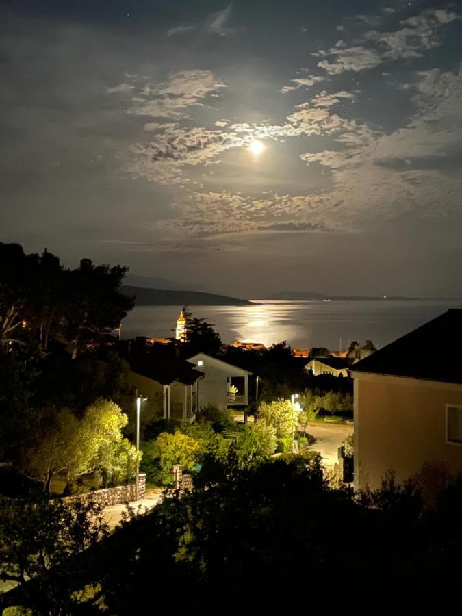 Apartment Anton Krk Town Luaran gambar