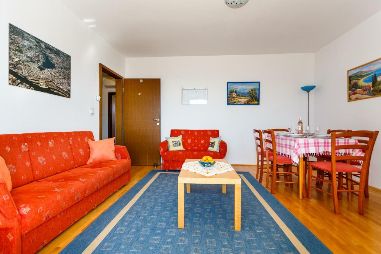 Apartment Anton Krk Town Luaran gambar