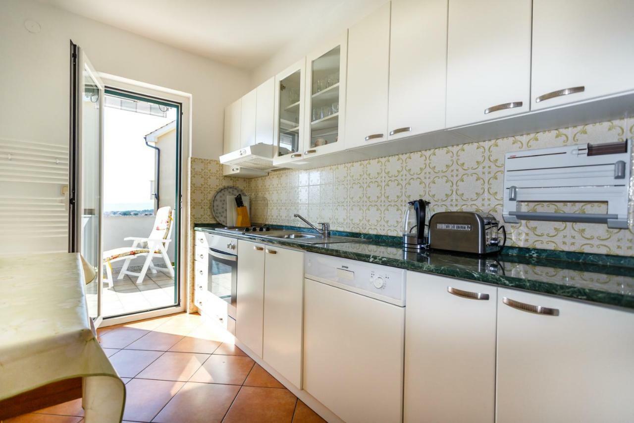 Apartment Anton Krk Town Luaran gambar