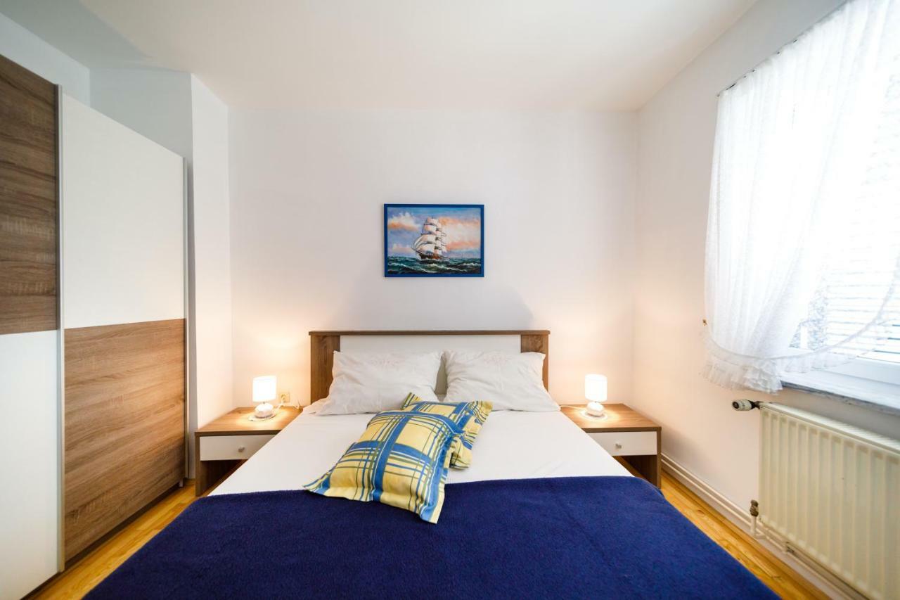 Apartment Anton Krk Town Luaran gambar
